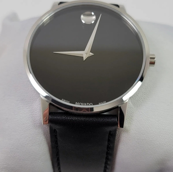***SOLD*** Movado Men's Museum Classic Leather Strap Watch with Black Dial - Picture 7 of 14